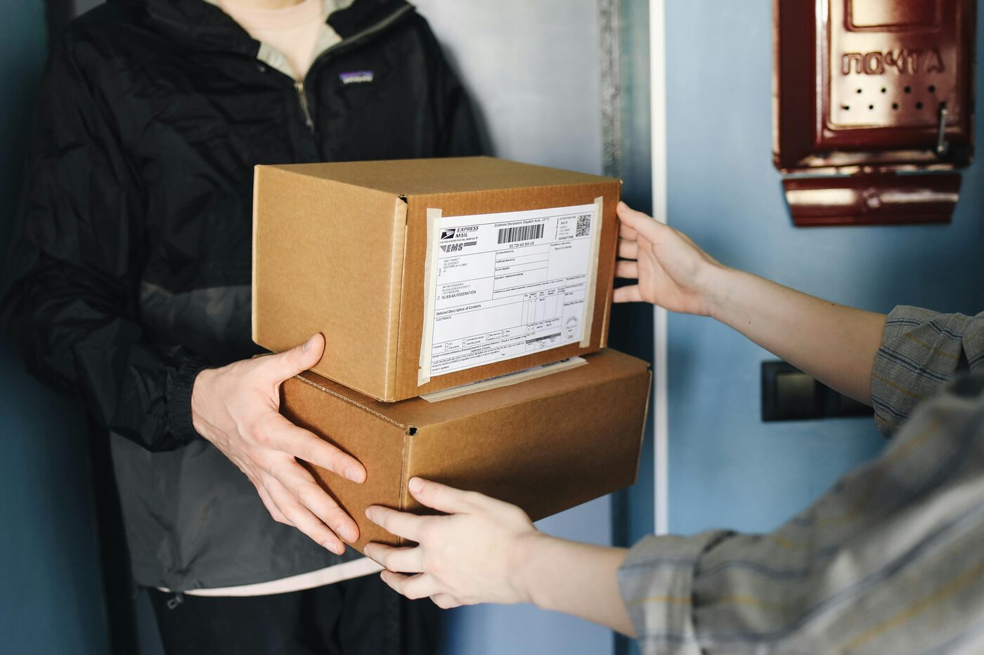 SPXD courier and warehouse handling high-value cargo
